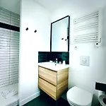 Jules Hotel