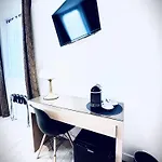 Jules Hotel