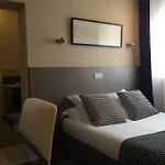 Hotel Jules 2*