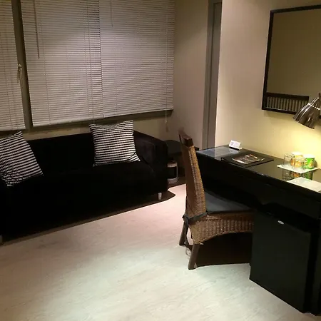 Jules Hotel